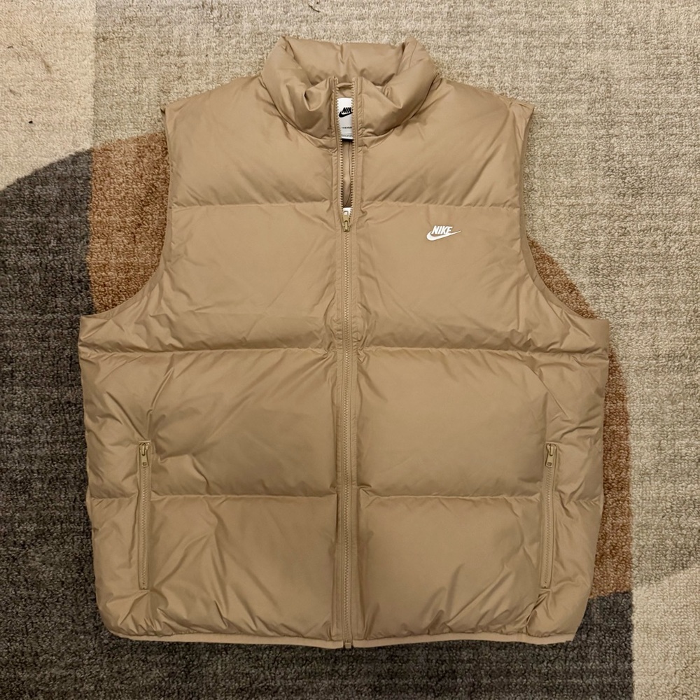 Nike Men’s Beige Puffer Vest